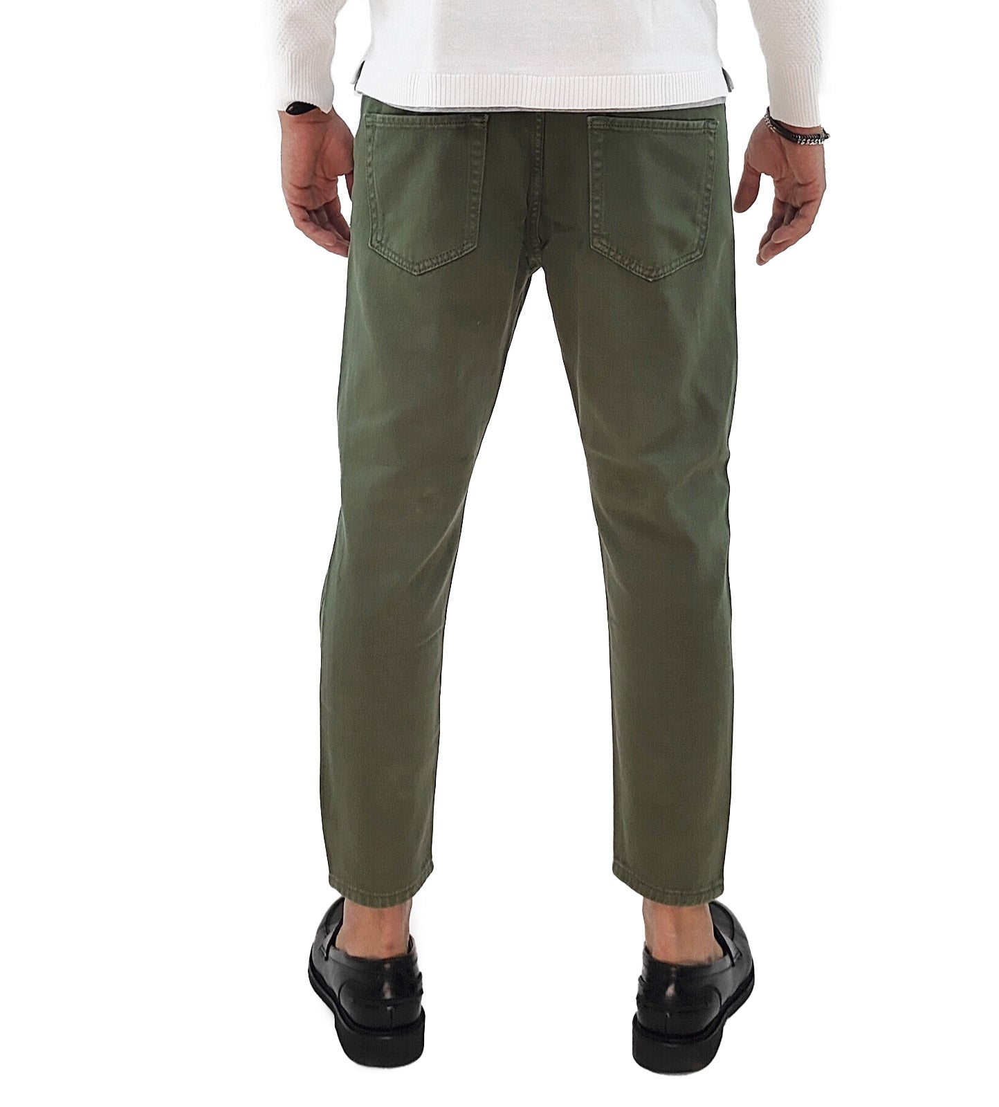 Pantalone di Jeans Verde con Strappi Lunghezza Capri